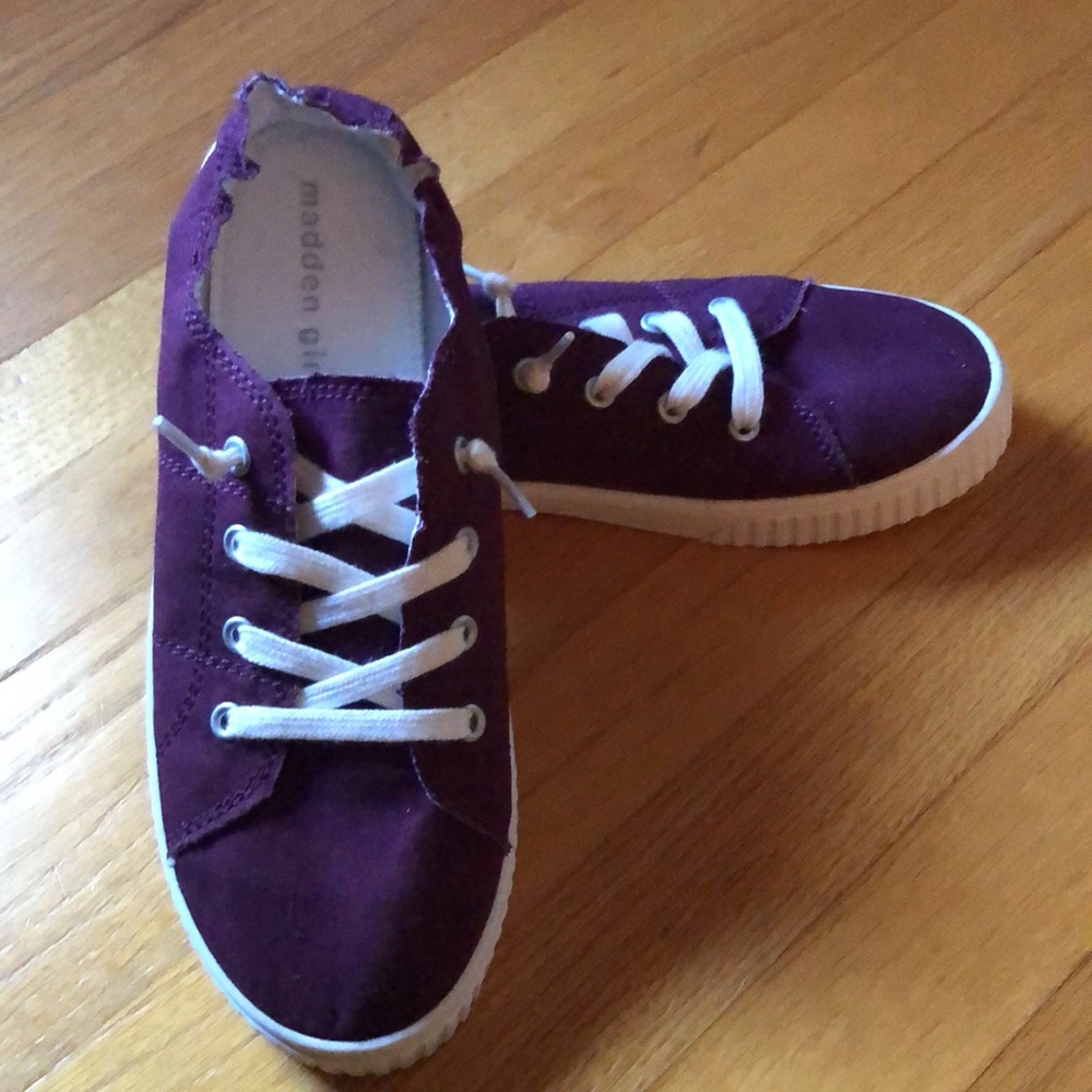 Madden Girl sneakers in EUC size 9 - deep maroon - Picture 2 of 4